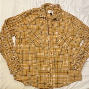 Universal Thread Women’s Yellow Plaid Flannel